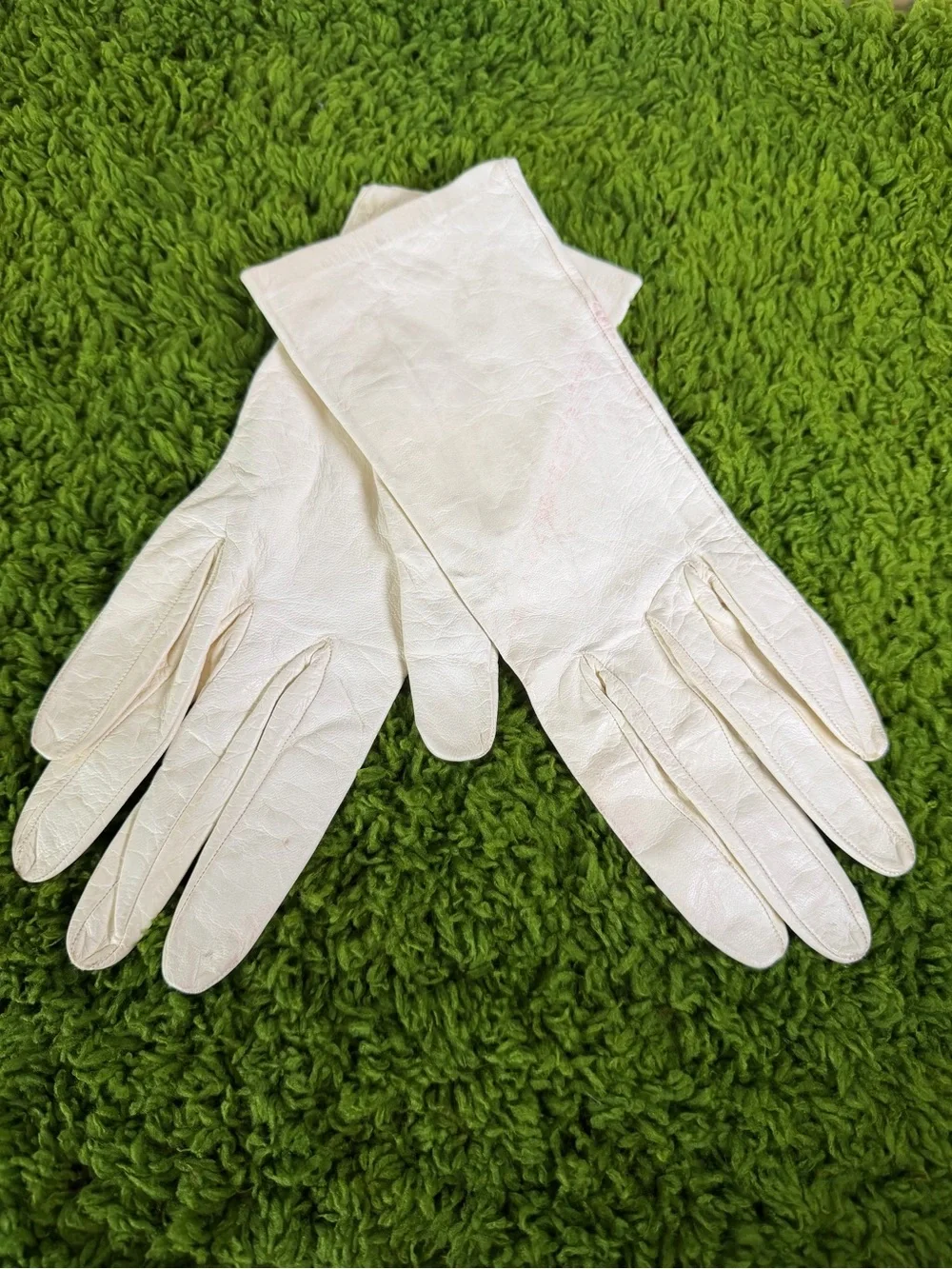 Vintage White Women's Leather Gloves